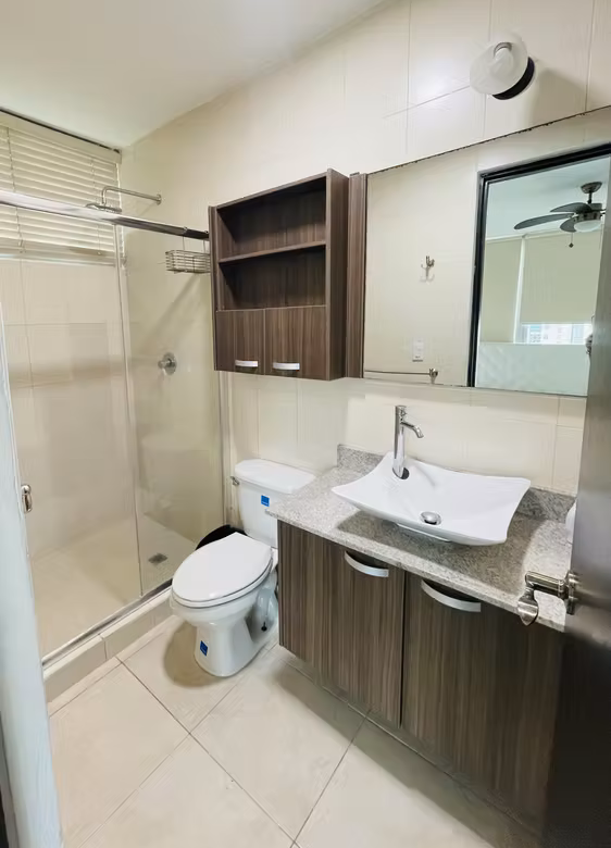Imagen 13 de Apartamento amoblado en alquiler cerca del Parque Omar